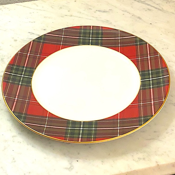 222 FIFTH WEXFORD RED DINNER PLATE 10 3/4TH INCH RED GREEN PLAID GOLD NEW - Picture 3 of 6
